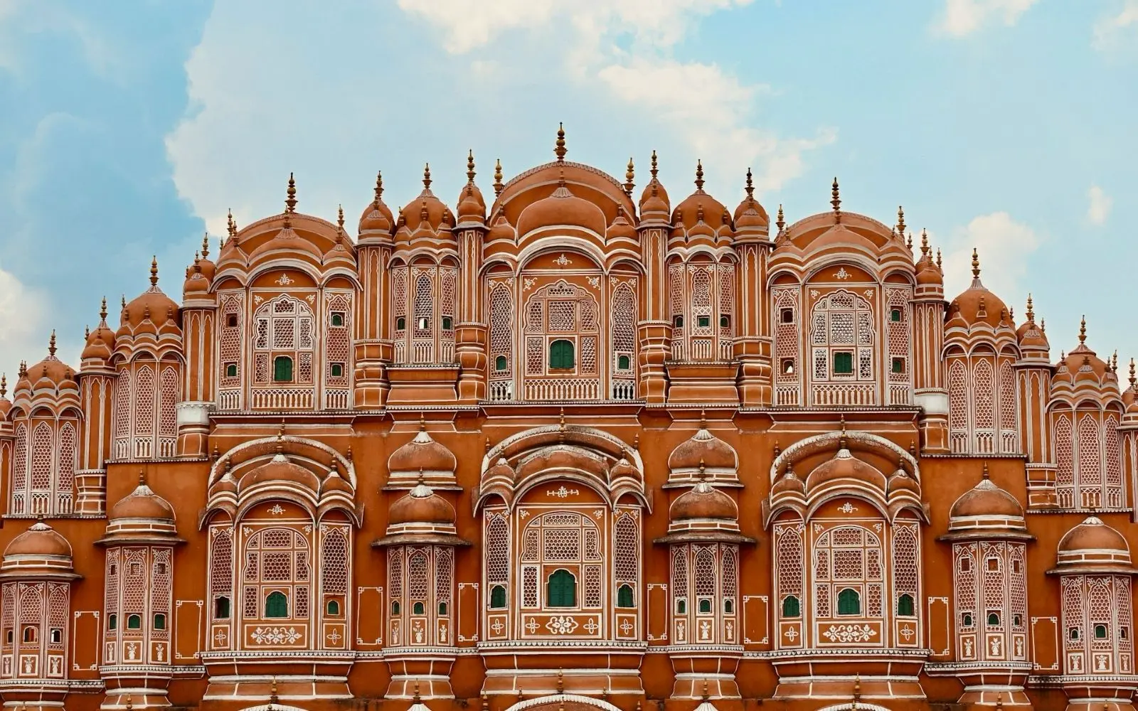 Jaipur travel destination in Rajasthan with private tour and transport support