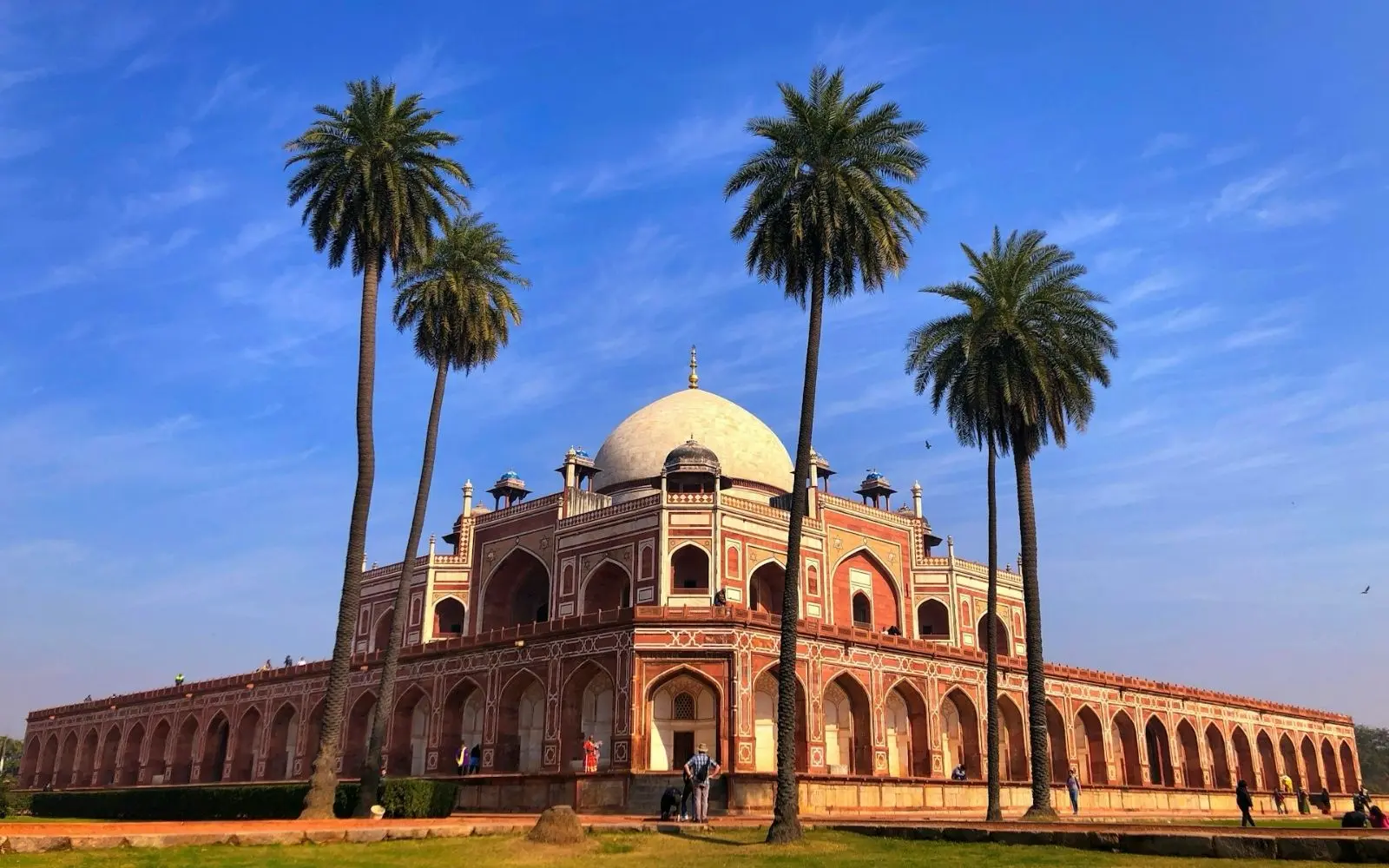 Delhi travel destination in Delhi NCR with private tour and transport support