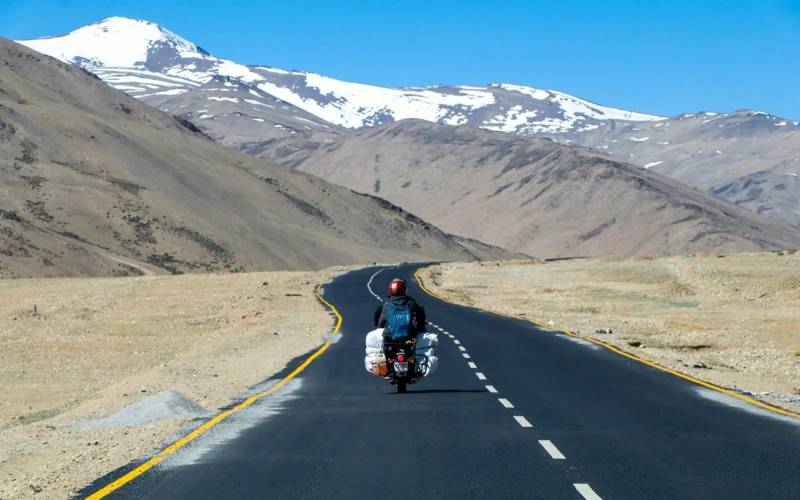 Ladakh travel destination in Ladakh with private tour and transport support