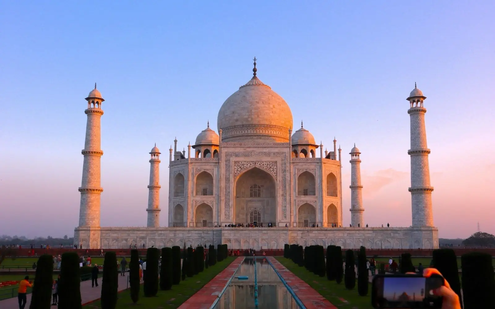 Agra travel destination in Uttar Pradesh with private tour and transport support