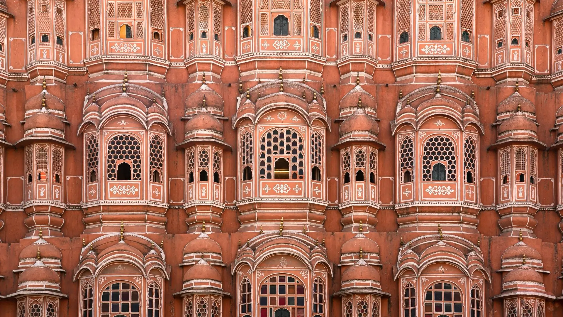 Jaipur travel destination in Rajasthan with private tour and transport support