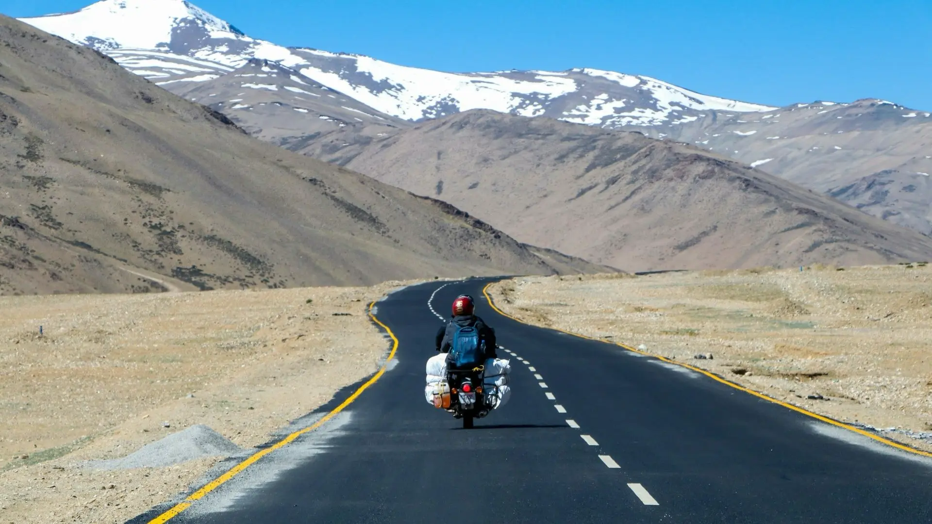 Ladakh travel destination in Ladakh with private tour and transport support