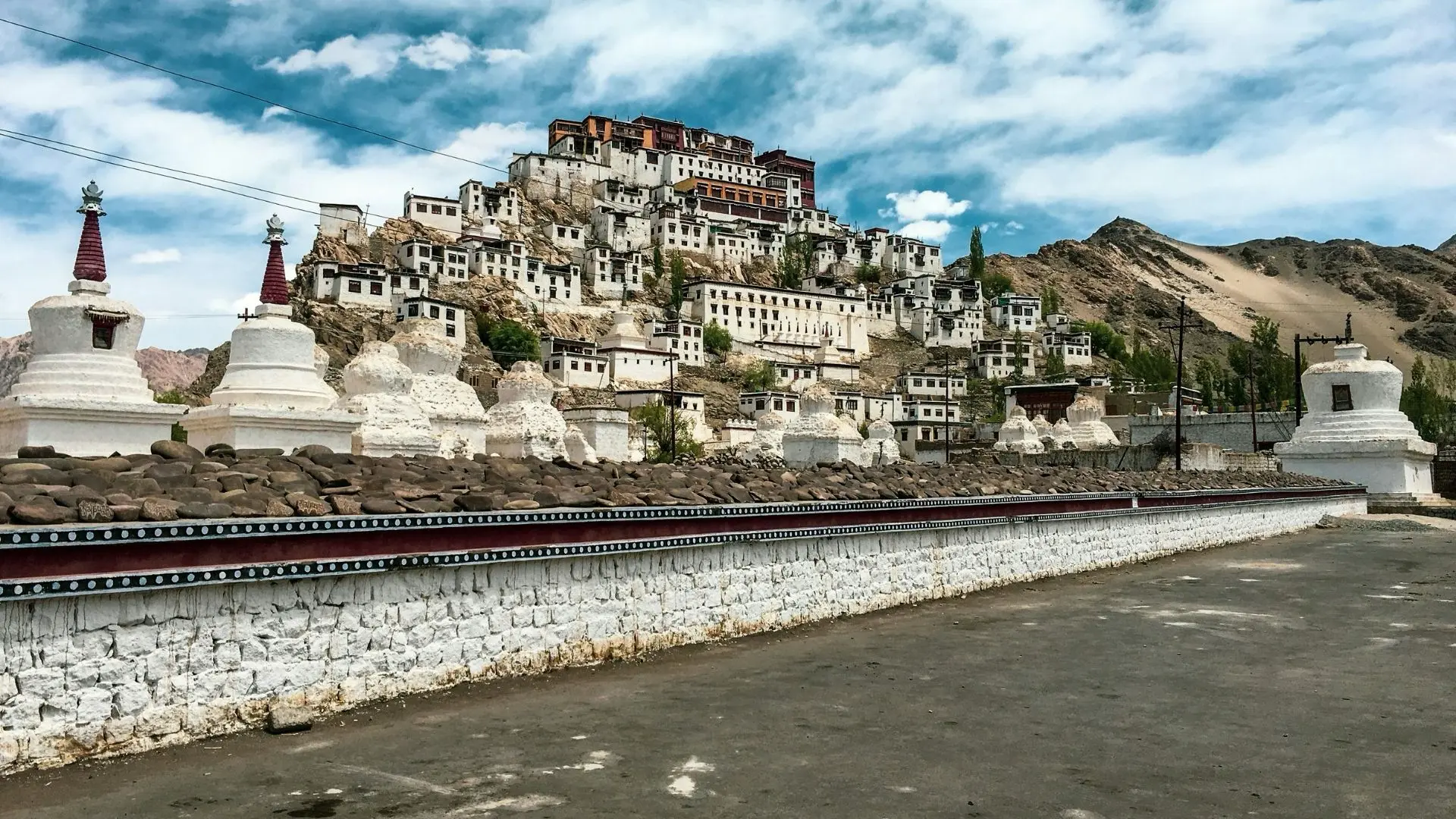 Leh travel destination in Ladakh with private tour and transport support
