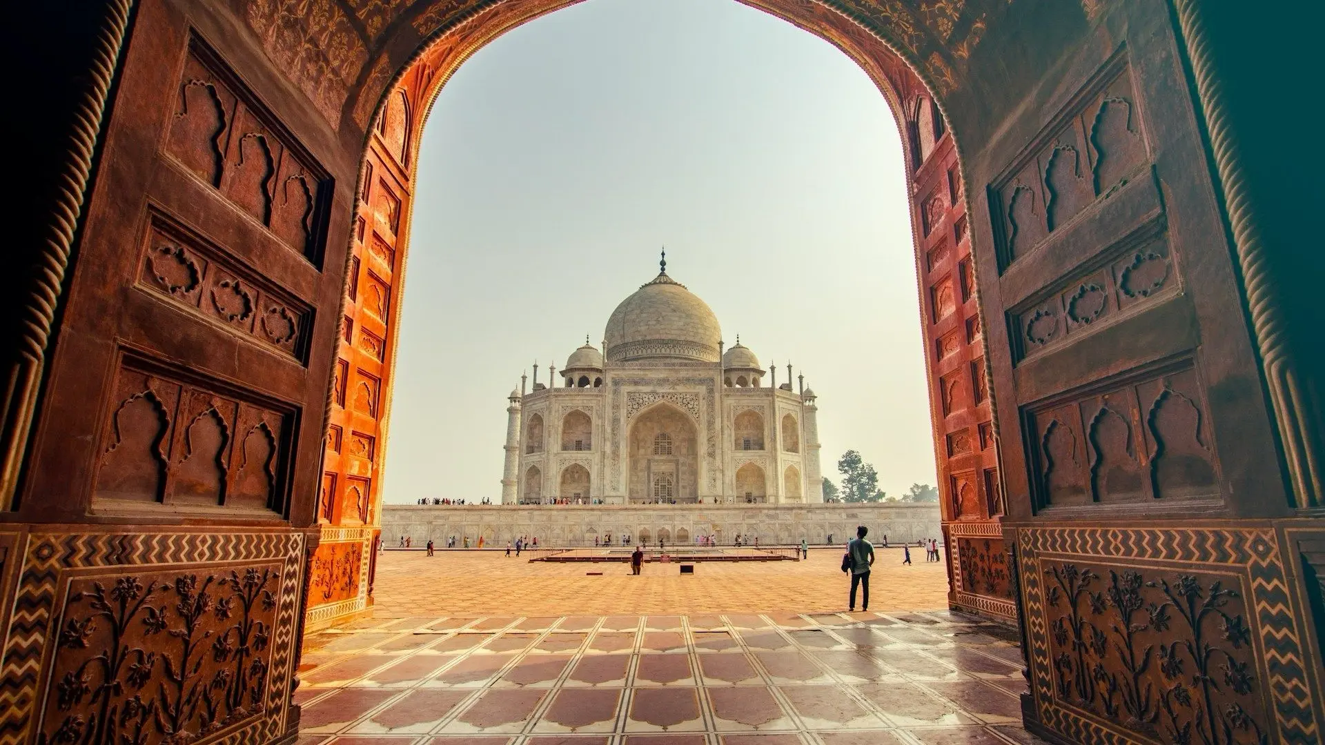 Agra travel destination in Uttar Pradesh with private tour and transport support