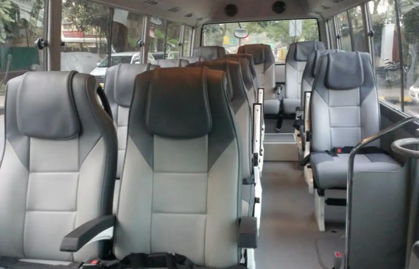 Mini Coaches for organised groups in India - photo 2