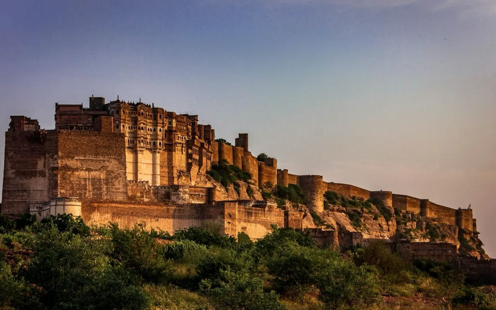 Rajasthan Heritage & Lakes Journey – 10 Days covering Jaipur · Pushkar · Jodhpur · Udaipur with private car and transport planning in India