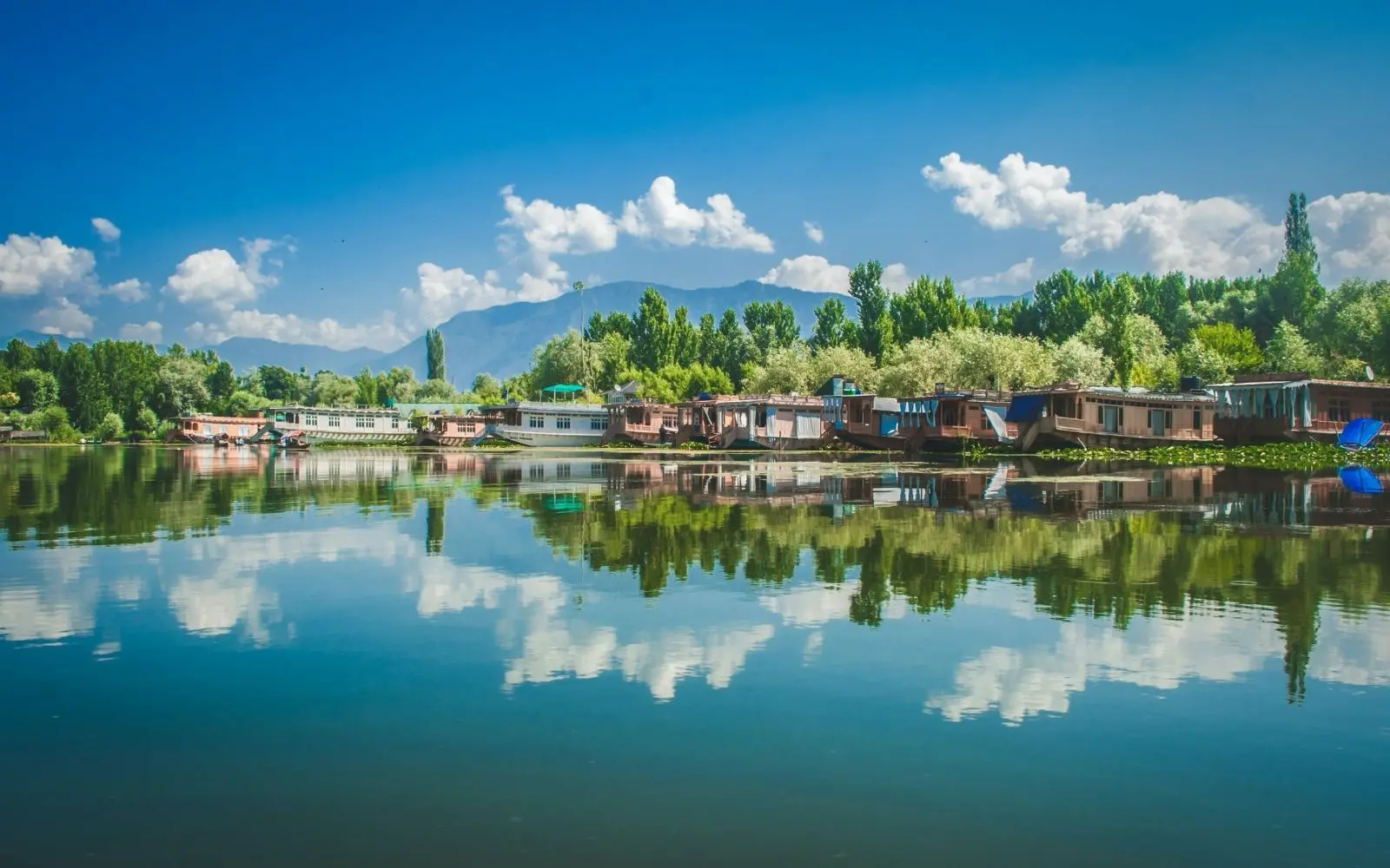Kashmir Valley Short Break covering Srinagar · Pahalgam · Gulmarg with private car and transport planning in India