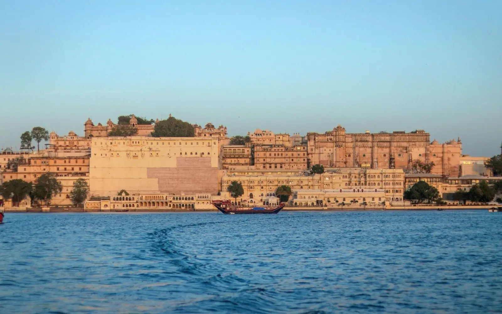 Rajasthan Heritage Route – 7 Days covering Jaipur · Jodhpur · Udaipur with private car and transport planning in India