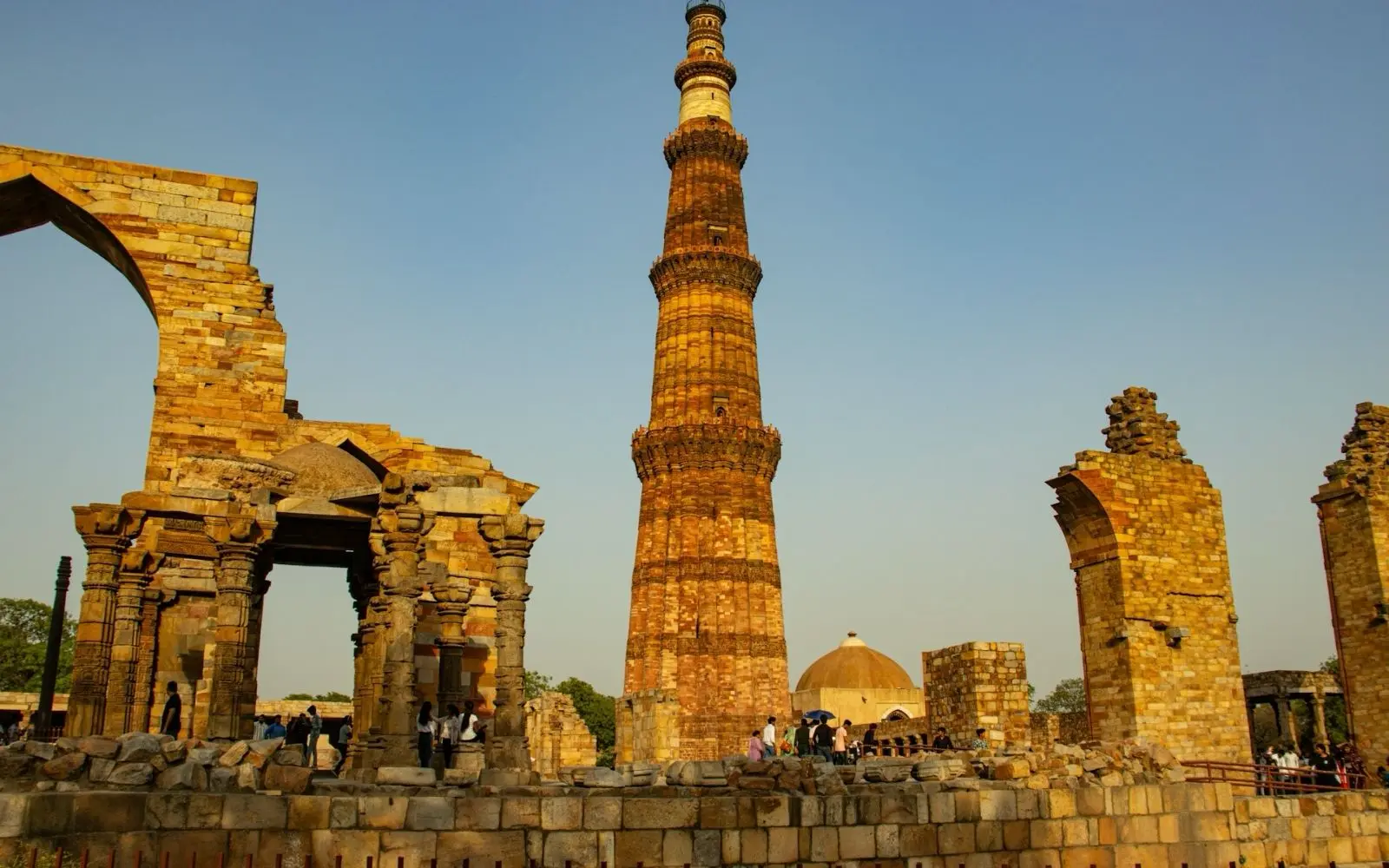 Private Delhi Highlights Tour covering Delhi with private car and transport planning in India